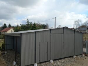 Garáž 8m x 9m + přístřešek 1,5m x 9m