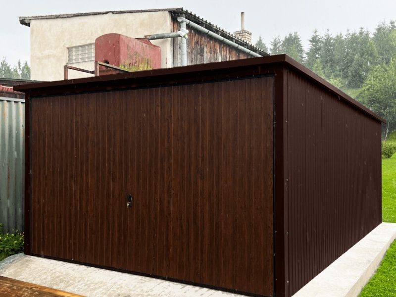 Plechová garáž 3 x 5m RAL8017 / Tmavý ořech